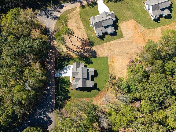 5th image of 103 Shelby Dr