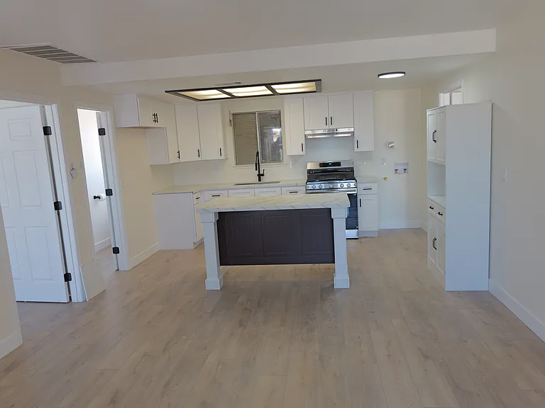 20997 Pine Ridge Ave #2 — Photo 1