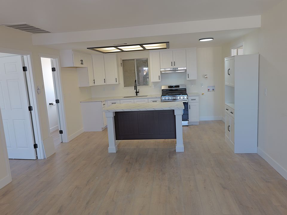 1st image of 20997 Pine Ridge Ave #2