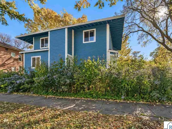 923 N 5th St, Mankato, MN 56001