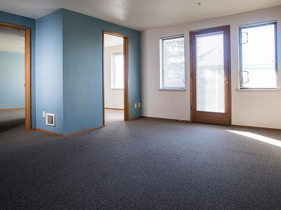 4th image of 4016 8th Ave NE APT 605