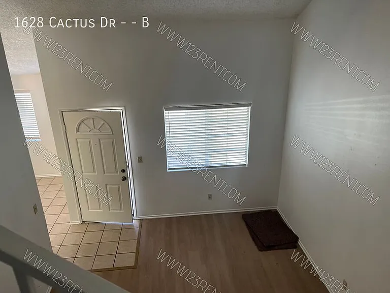 1628 Cactus Dr #B — Photo 8