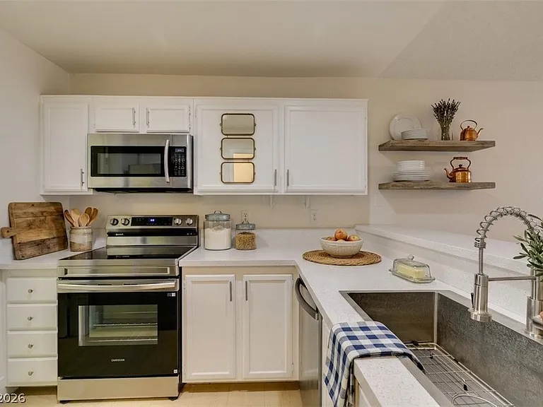 1800 Edmond St #124 — Photo 41