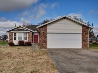 217 Tyler Ct, Mount Vernon, MO 65712