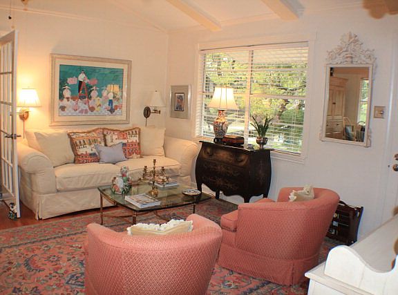 3rd image of 140 Twin Oaks Cir