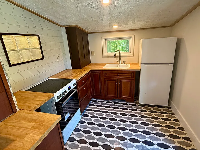 23 Tannery Brook Rd — Photo 3
