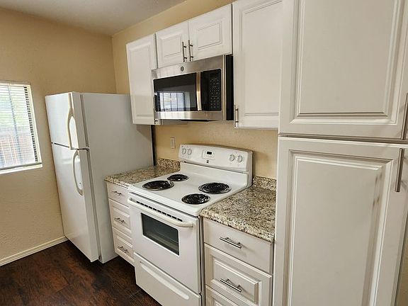 4th image of 505 Princeton Dr SE #A-b