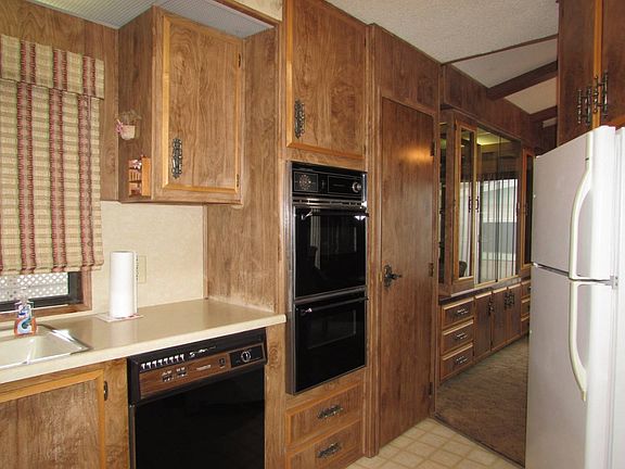 5th image of 400 Greenfield Dr Spc 152