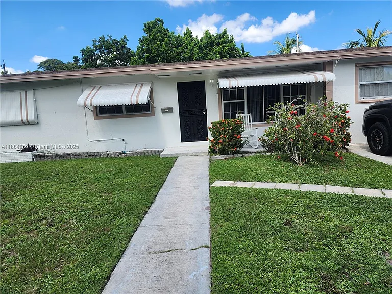 17200 NW 11th Ave — Photo 2