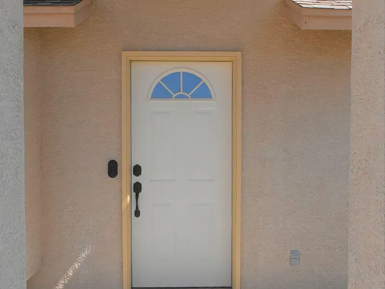 1506 S Pheasant Ln — Photo 4