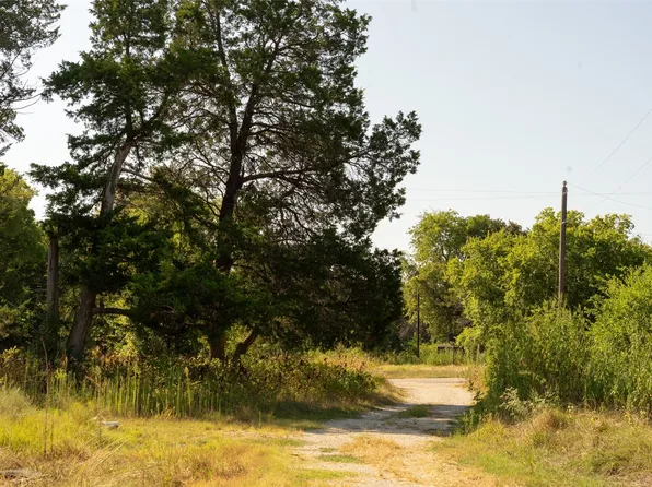 Faye Ln, Whitesboro, TX 76273
