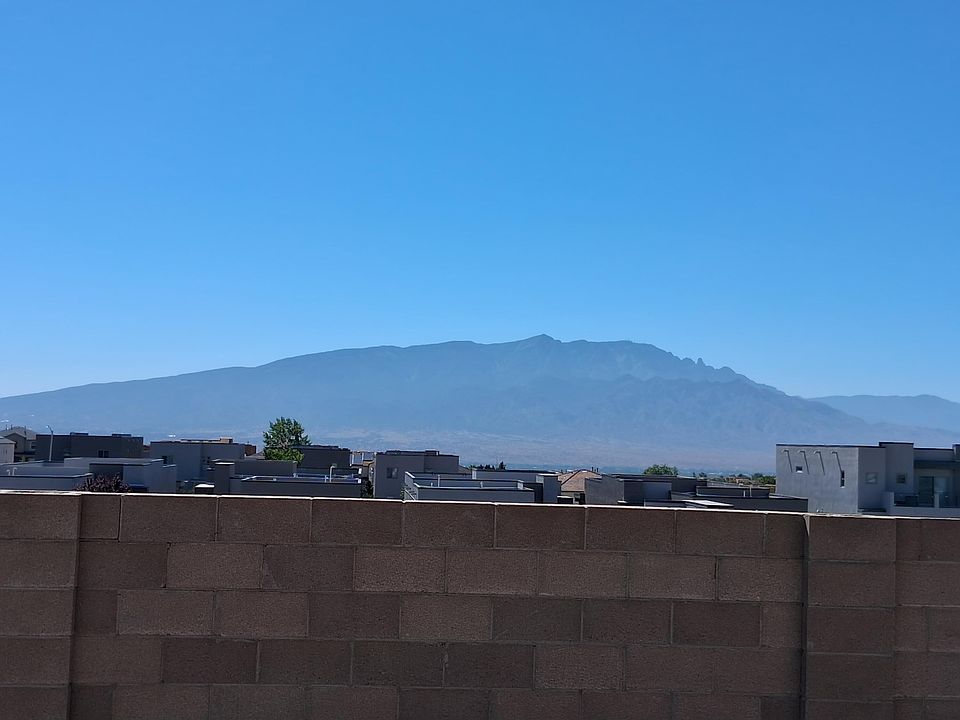 1st image of 5724 Sandoval Dr NE