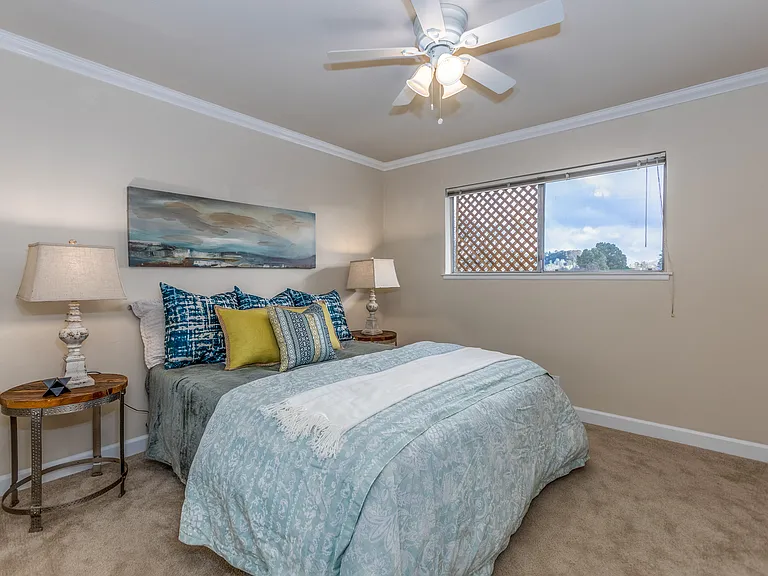 Quail Hill Apartments — Photo 37