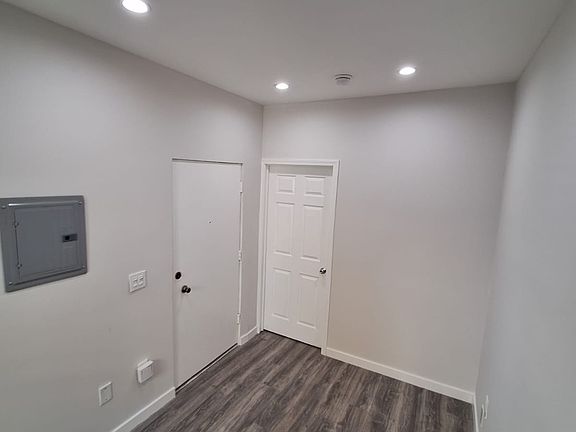 4th image of 400 S Occidental Blvd APT 19