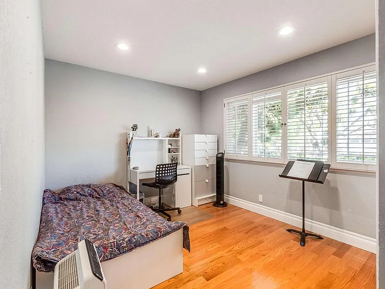 12371 Saraglen Dr — Photo 19