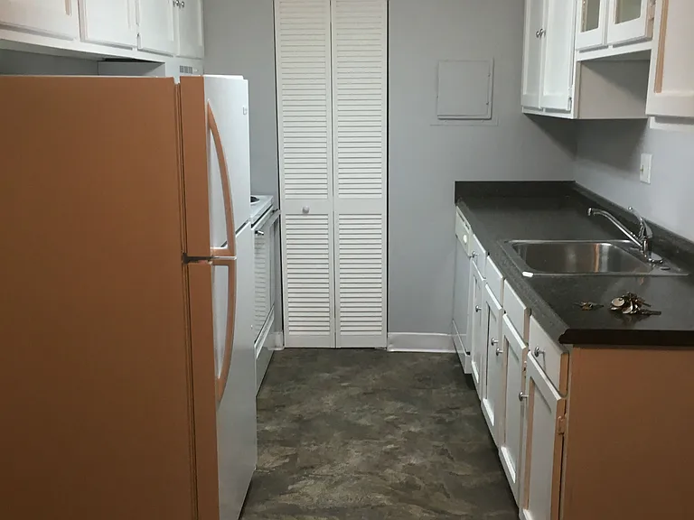 Trenton Place Apartments — Photo 33