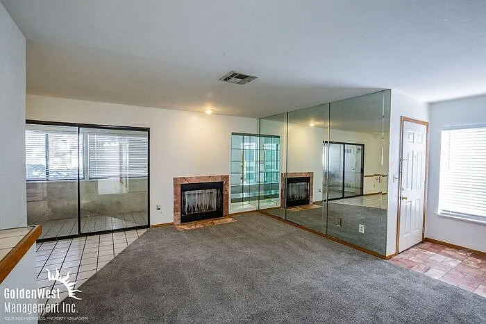 2 bed, 2.0 bath, 1155 sqft, $1,300 — Photo 2