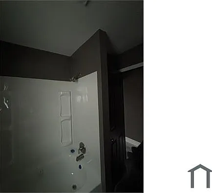 2 bed, 1000 sqft, $1,300 — Photo 4