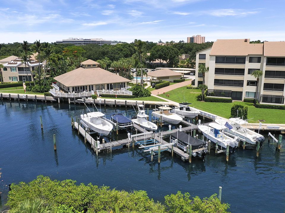 1st image of 837 Oak Harbour Dr
