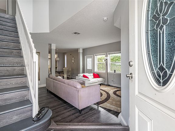 5th image of 11201 Lakeview Dr #48-M