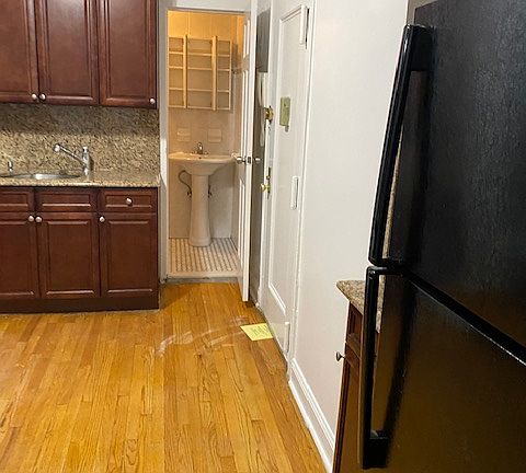 4th image of 441 Sackett St #2S