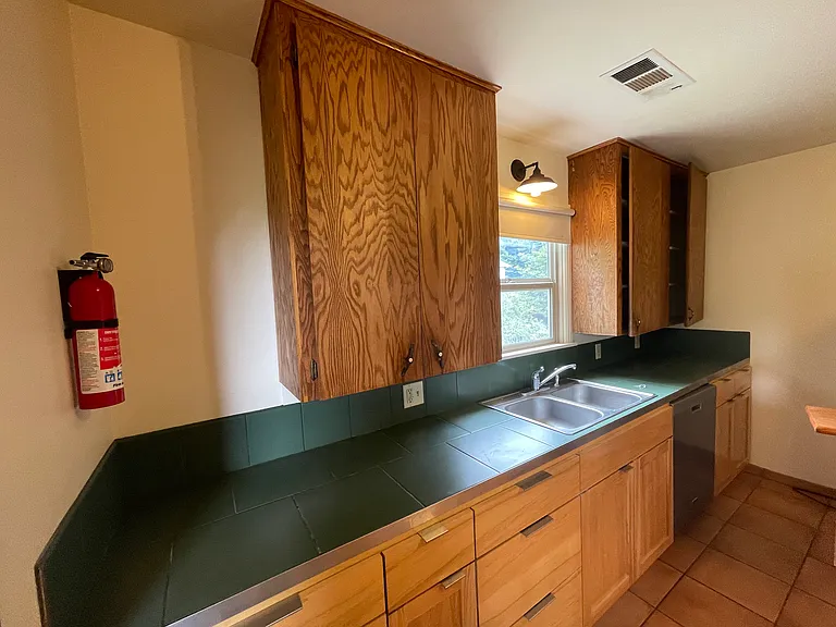 2376 Lk Wood Blvd — Photo 6