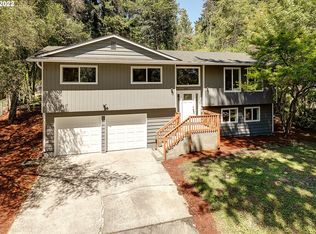 2760 Columbia Heights Rd, Longview, WA 98632