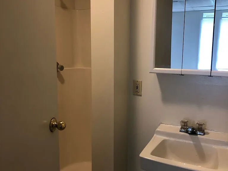 1115 N College Ave — Photo 5