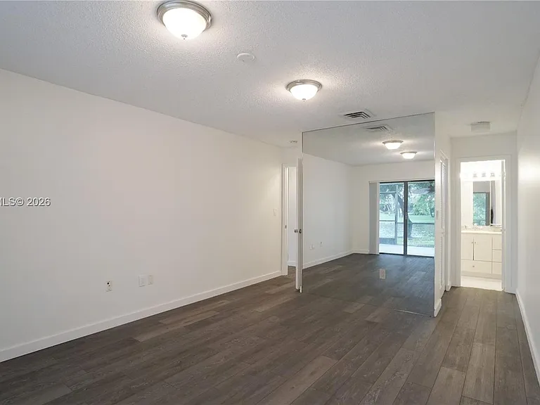 3823 Estepona Ave — Photo 16