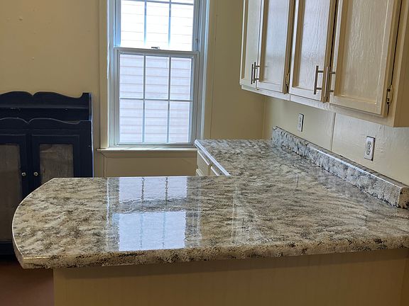 4th image of 228 Blackman St