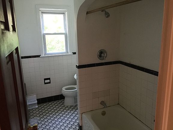 Lower full bathroom
