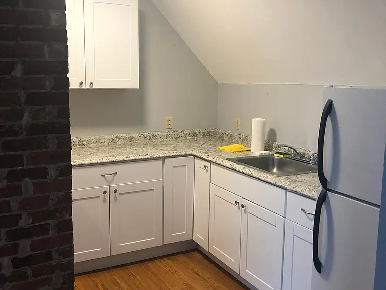 11 Moss St #3 — Photo 11