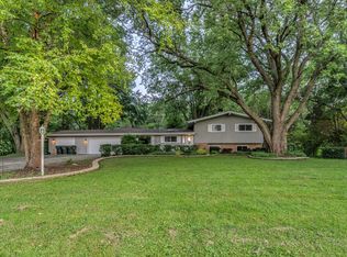 933 Willow Ln, Dundee, IL 60118
