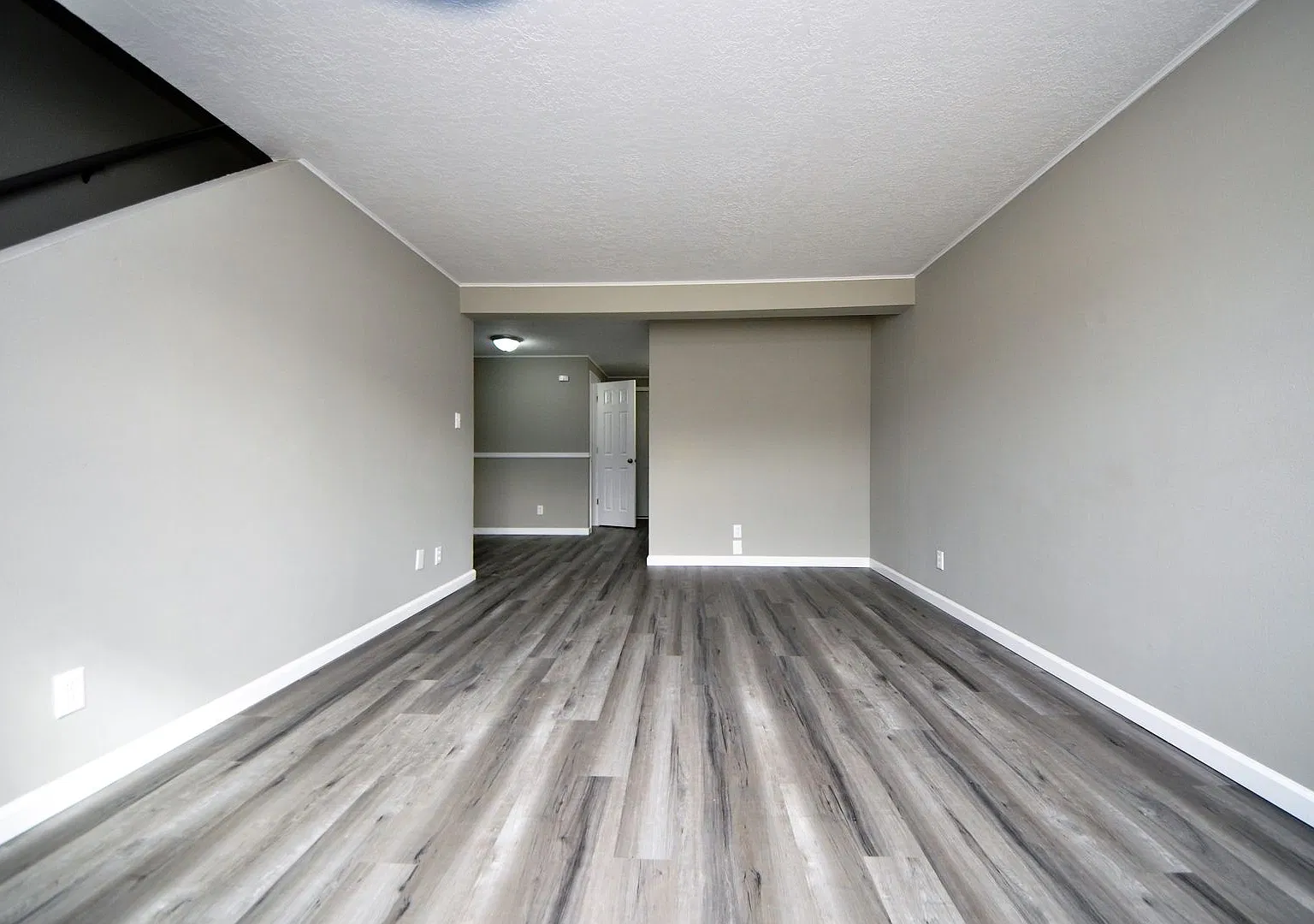 Recently Renovated 2 Bedroom 2.5 Bathroom Townhome — Photo 4