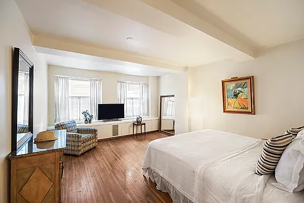 Rented by Compass | media 9