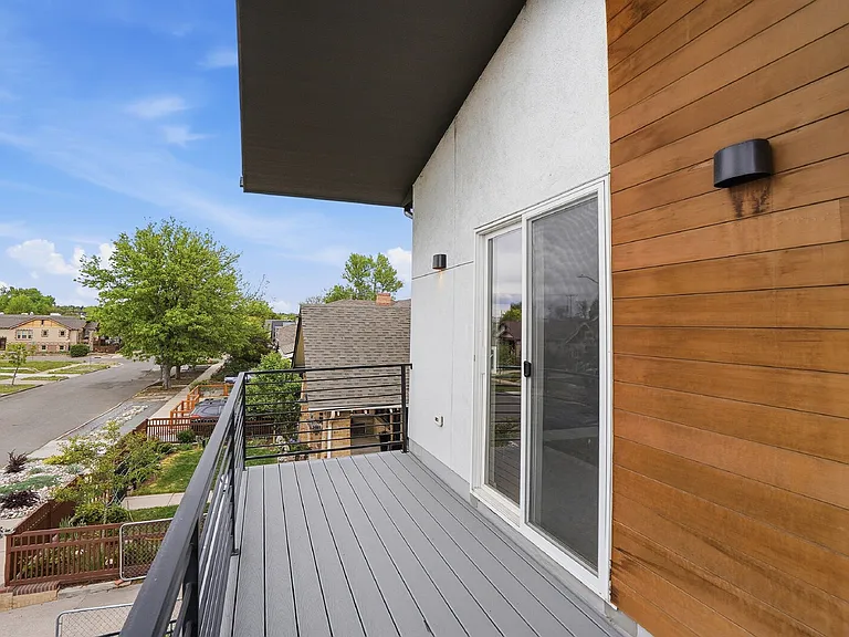 1518 N Newton St — Photo 27