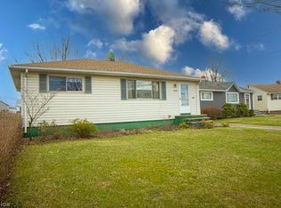 16665 Crickett Ln, Brookpark, OH 44142