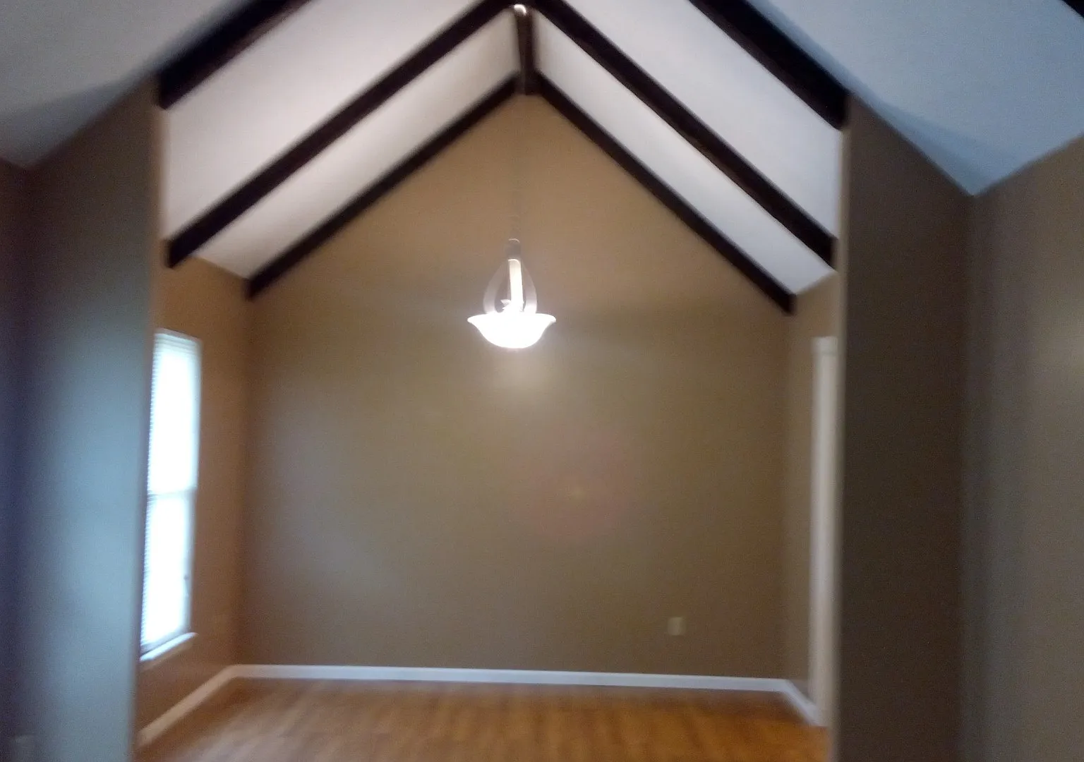 Available! Large Family Sf Newly Renovated In North Kc — Photo 3
