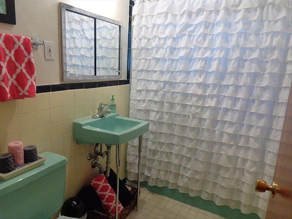 Cool retro bathroom