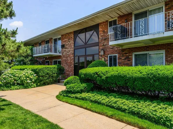 1 Toms Point Ln #16A, Port Washington, NY 11050