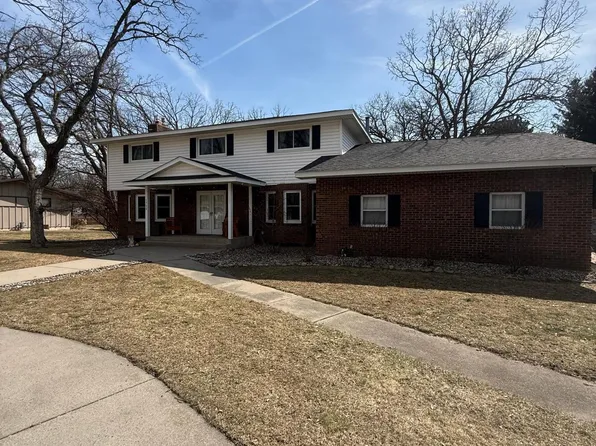 1708 Woodland Rd, Saint Cloud, MN 56304