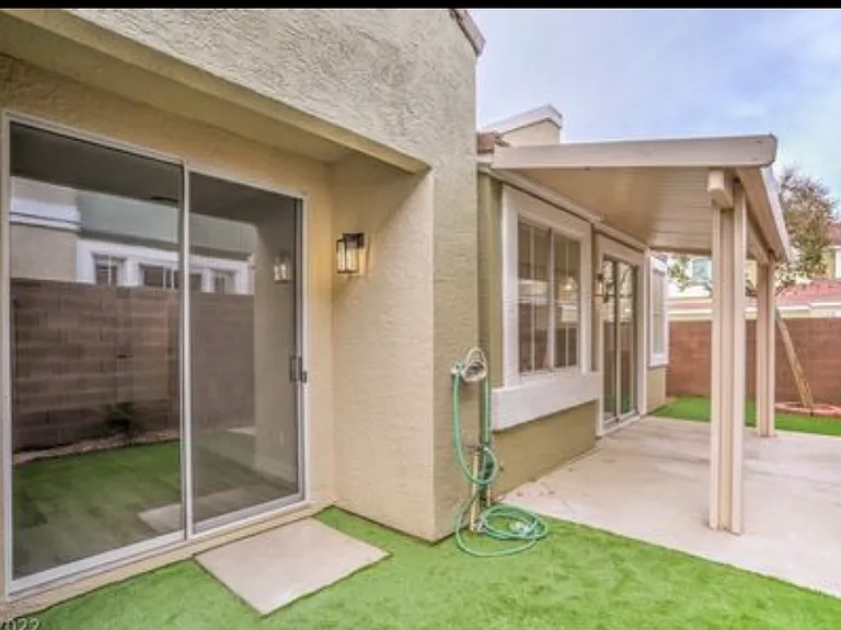 9101 Kings Town Ave — Photo 17