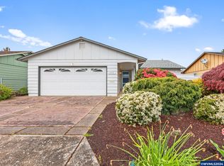 305 W Clackamas Cir, Woodburn, OR
