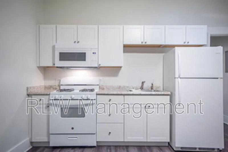 1 bed, 1.0 bath, 530 sqft, $900 — Photo 1