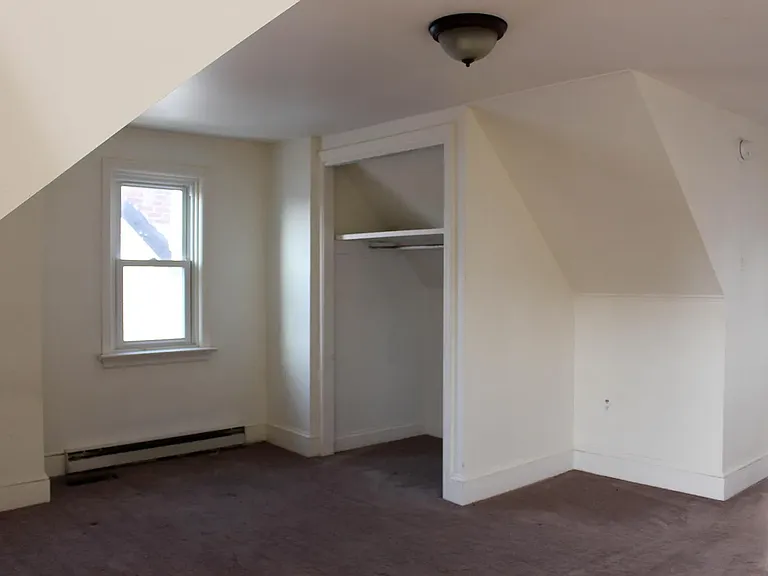 223 N New St — Photo 11
