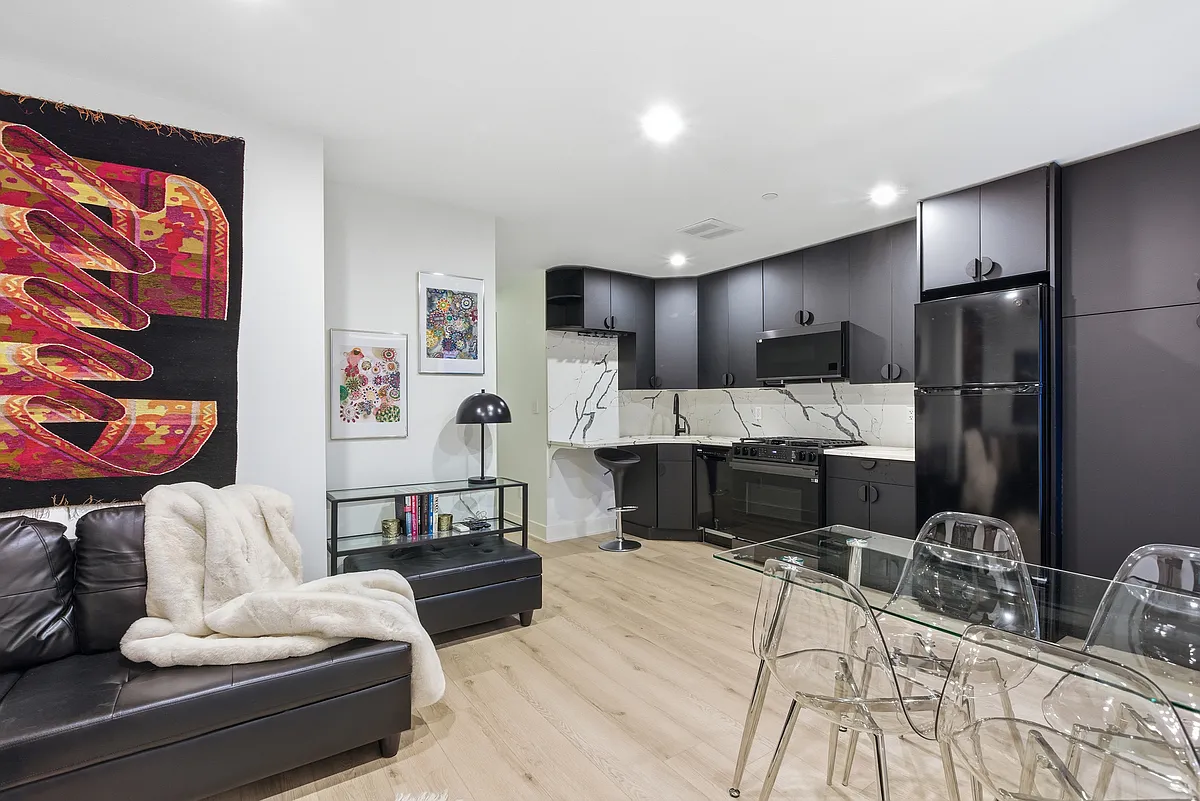 Building Photo - 32 W 87th St #G1
