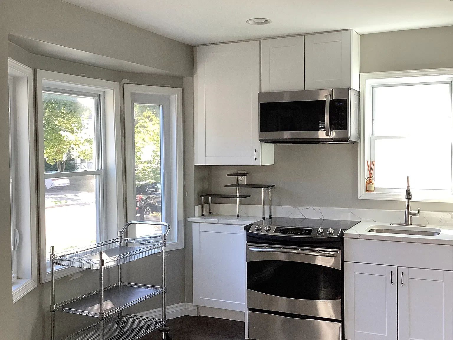 3 bed, 925 sqft, $2,050 — Photo 4