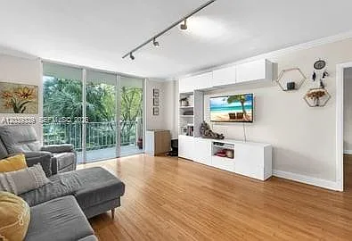 11111 Biscayne Blvd #2F — Photo 7
