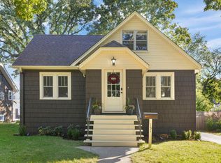 151 S Craig Pl, Lombard, IL 60148