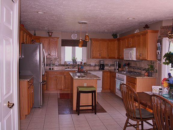 4th image of 8456 Cliffview Dr